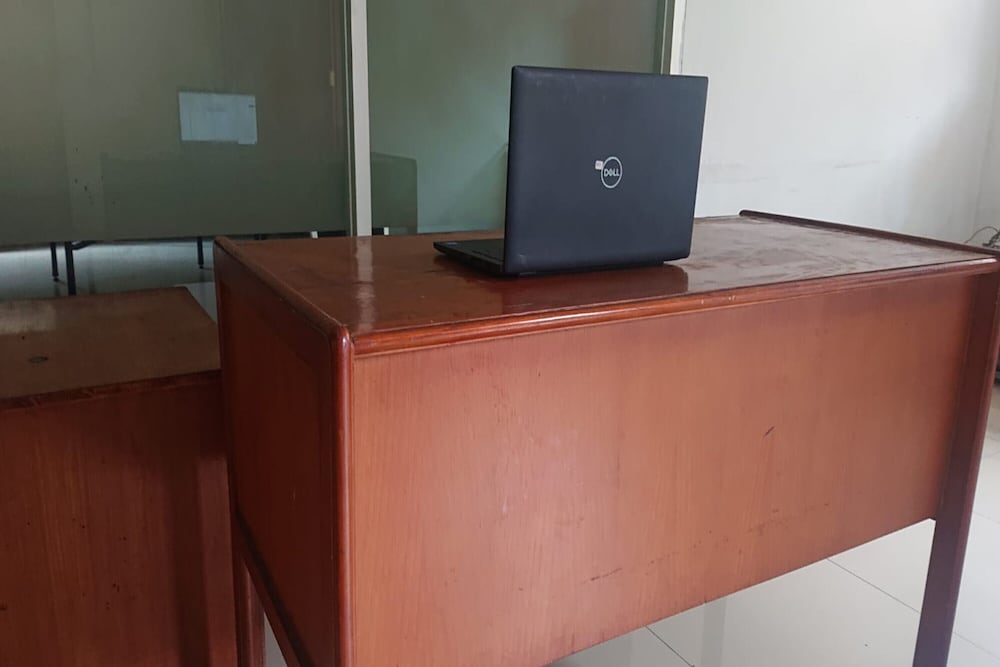 oyo 93386 apartemen grand sentraland by mira