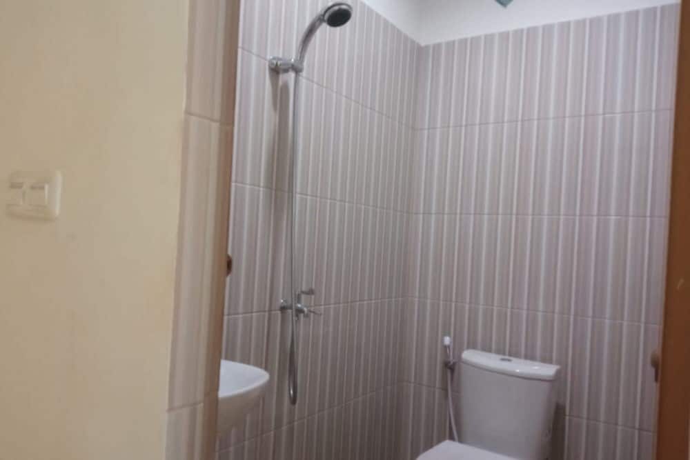 oyo 93569 fathir homestay syariah