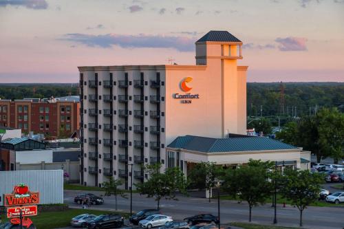 comfort inn fallsview