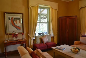 old halliwell country inn