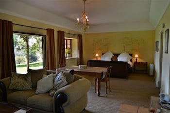 old halliwell country inn