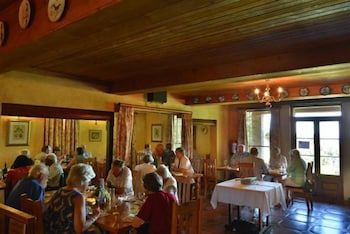 old halliwell country inn