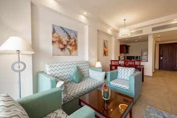 oyster bay beach suites