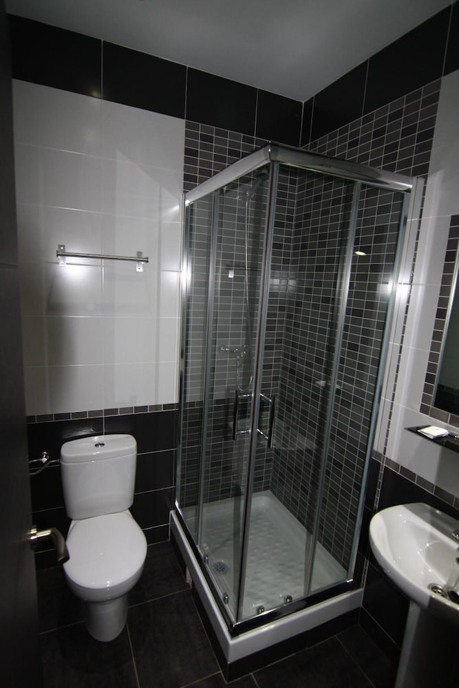 hostal mh fuencarral