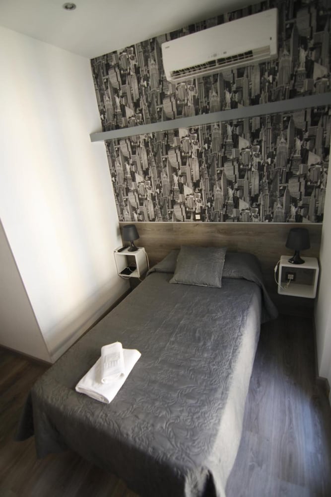 hostal mh fuencarral