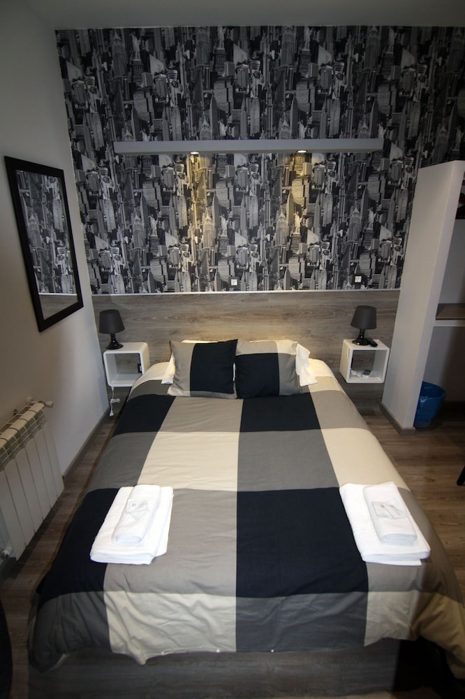 hostal mh fuencarral