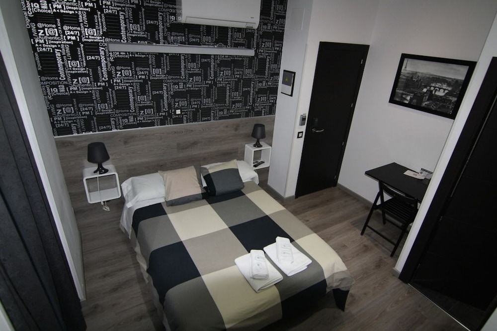hostal mh fuencarral