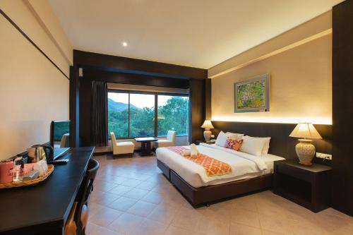 parntel khaoyai
