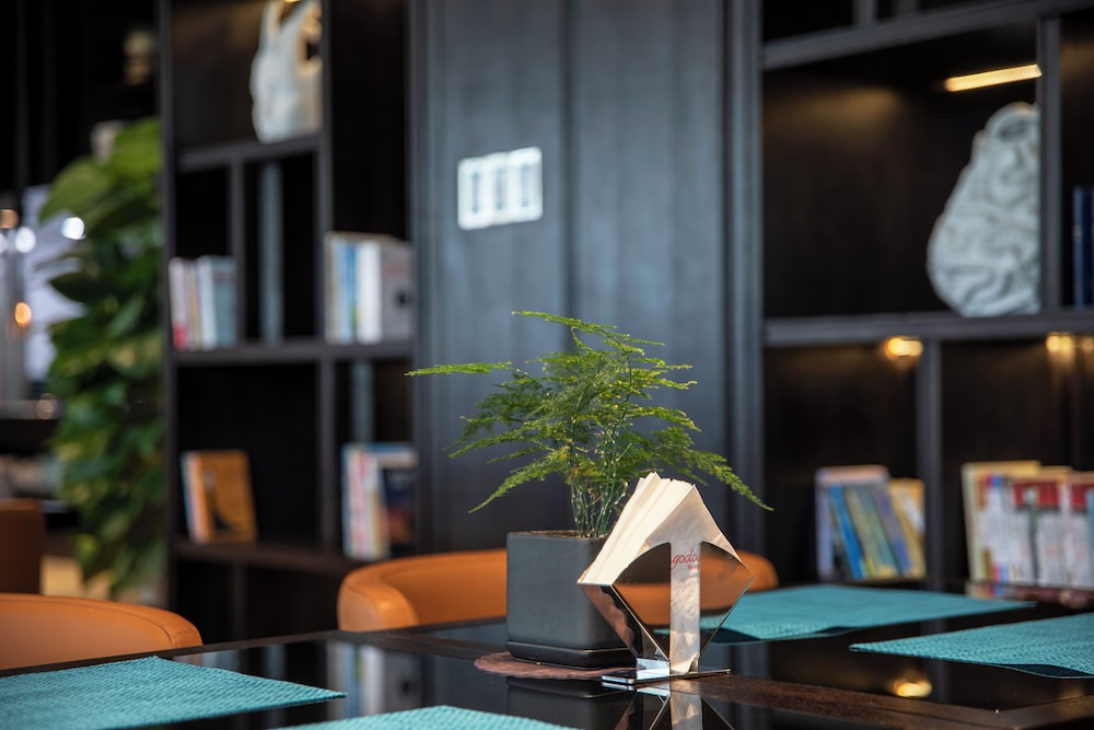 ssaw pagoda hotel qingdao west coast