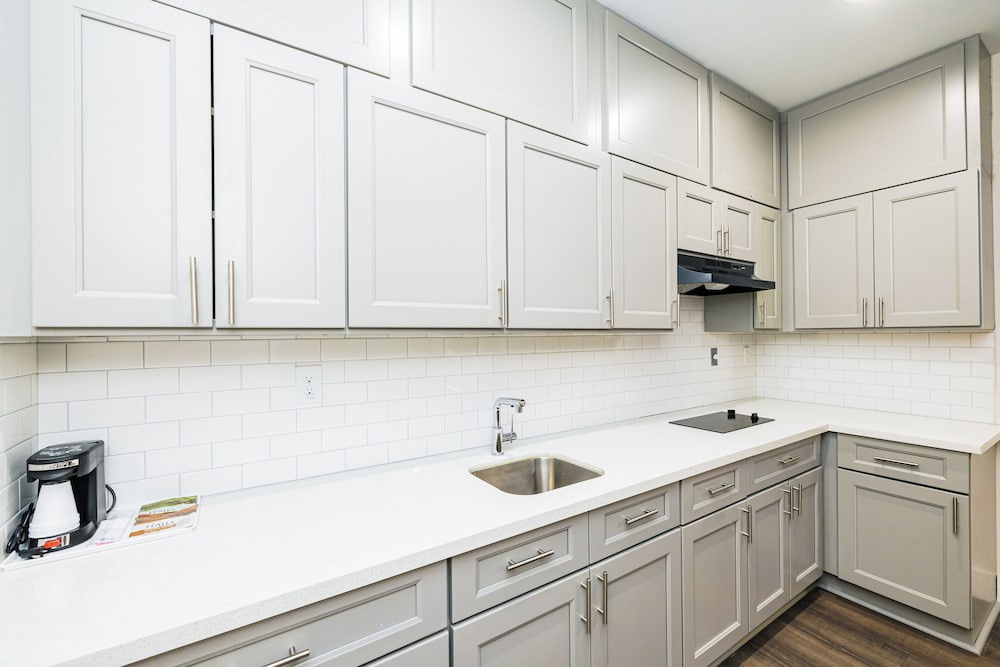 palace inn blue edgebrook