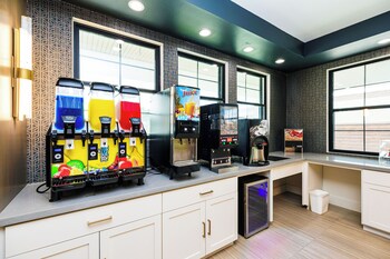 palace inn blue edgebrook