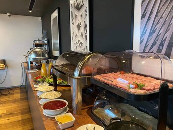 zaliasis slenis self check in hotel