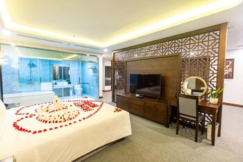 peace ha long hotel