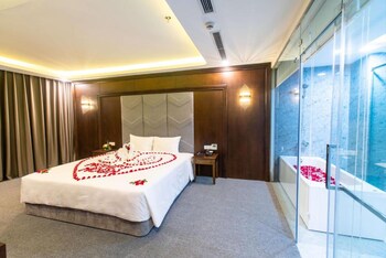 peace ha long hotel