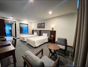 peace ha long hotel