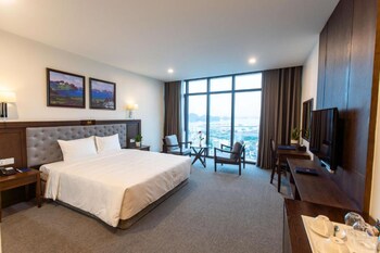 peace ha long hotel