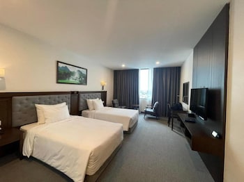 peace ha long hotel