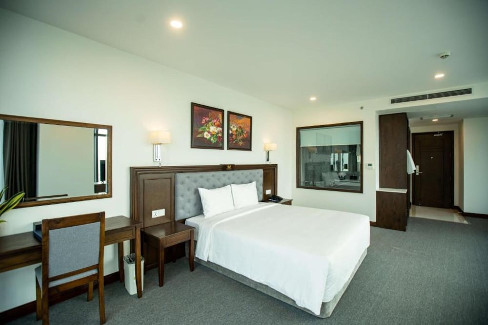 peace ha long hotel