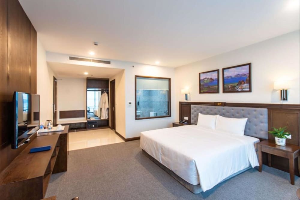 peace ha long hotel