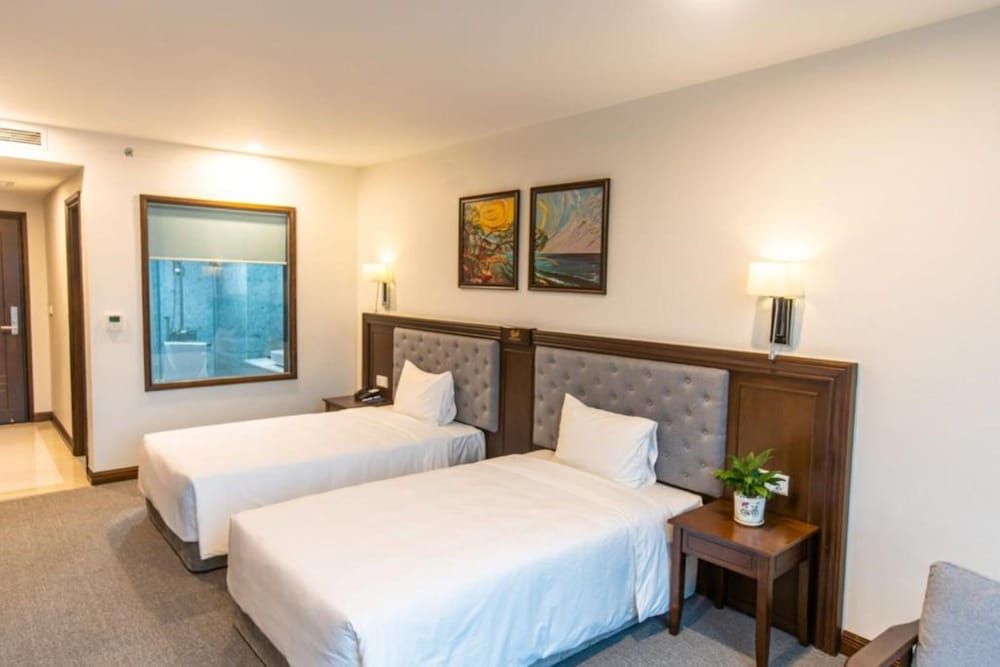 peace ha long hotel