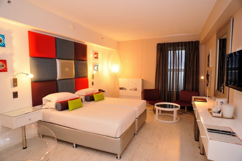 peermont metcourt at emperors palace johannesburg