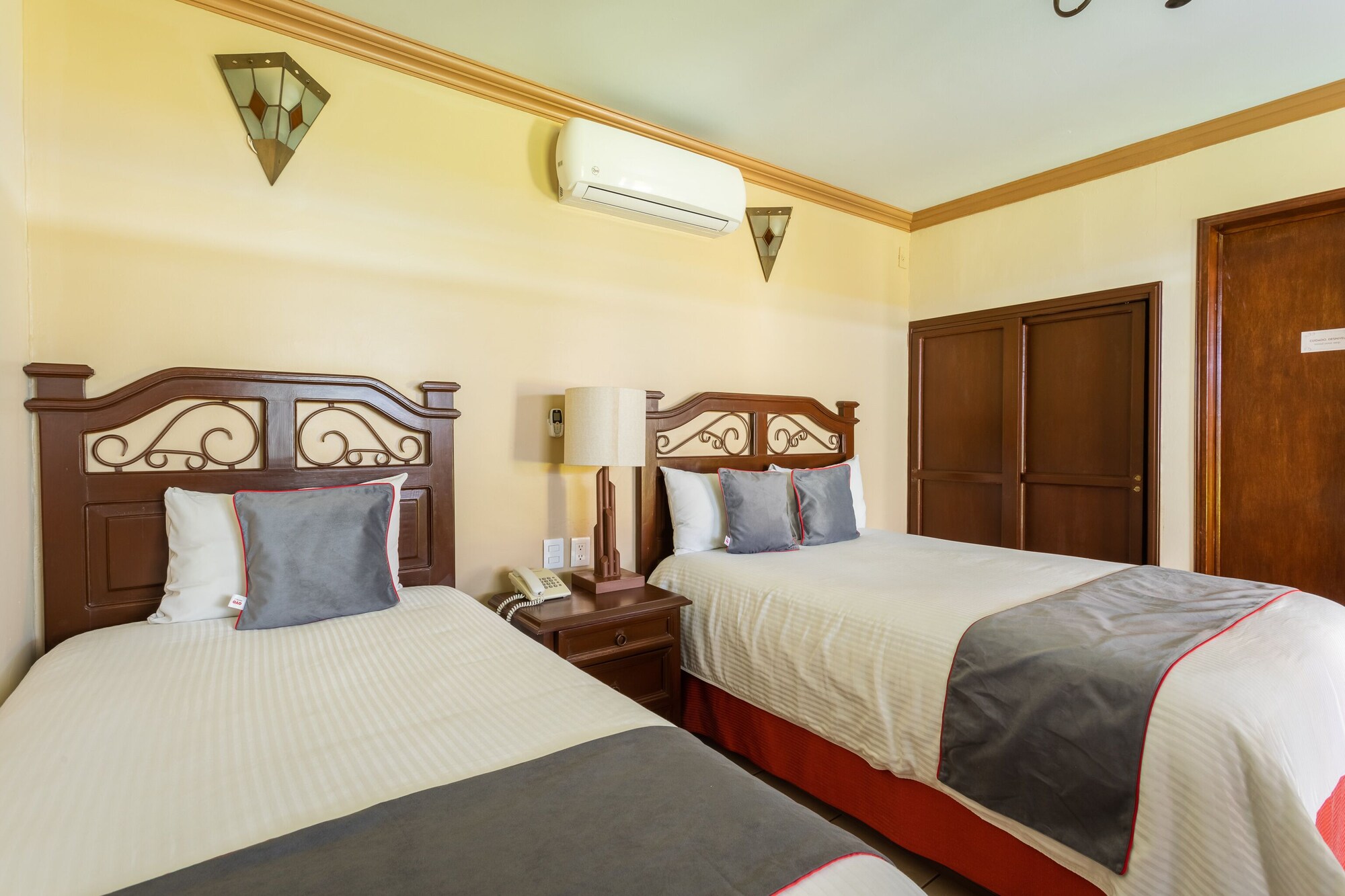 hotel angel inn