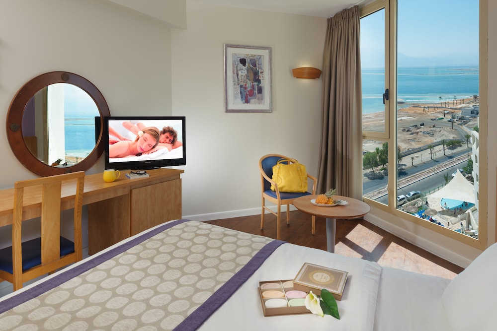 leonardo plaza dead sea