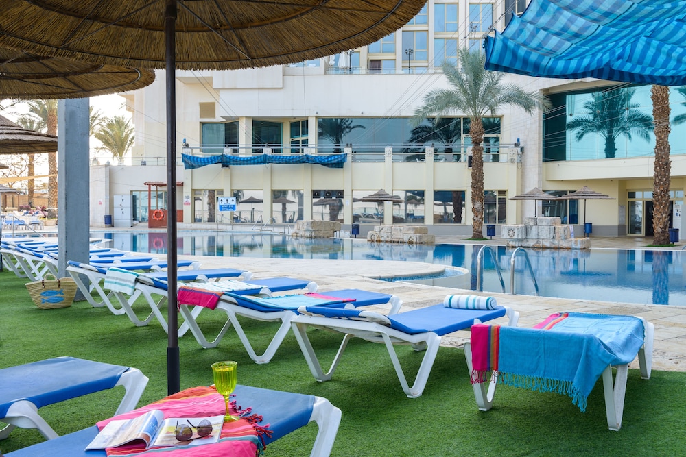 leonardo plaza dead sea