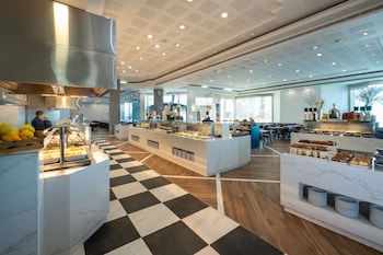 leonardo plaza dead sea