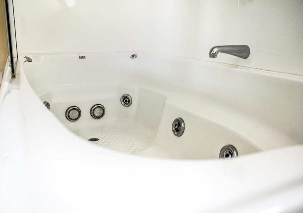 bella tuscany on kennedy