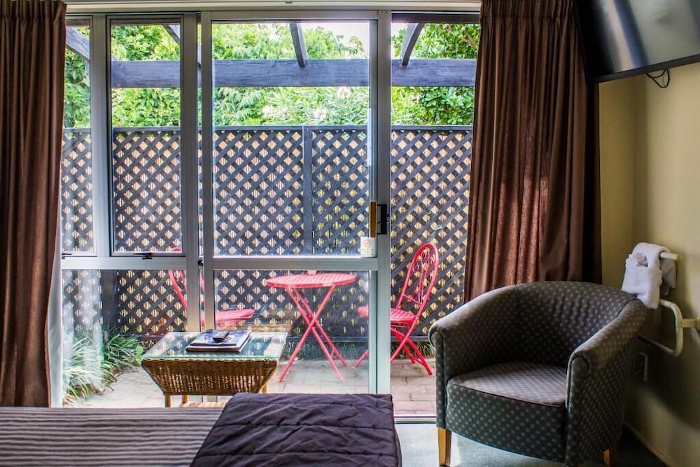 bella tuscany on kennedy