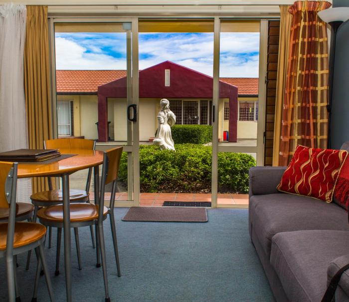 bella tuscany on kennedy