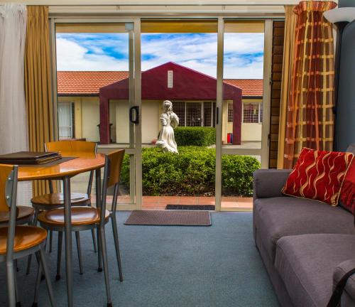 bella tuscany on kennedy