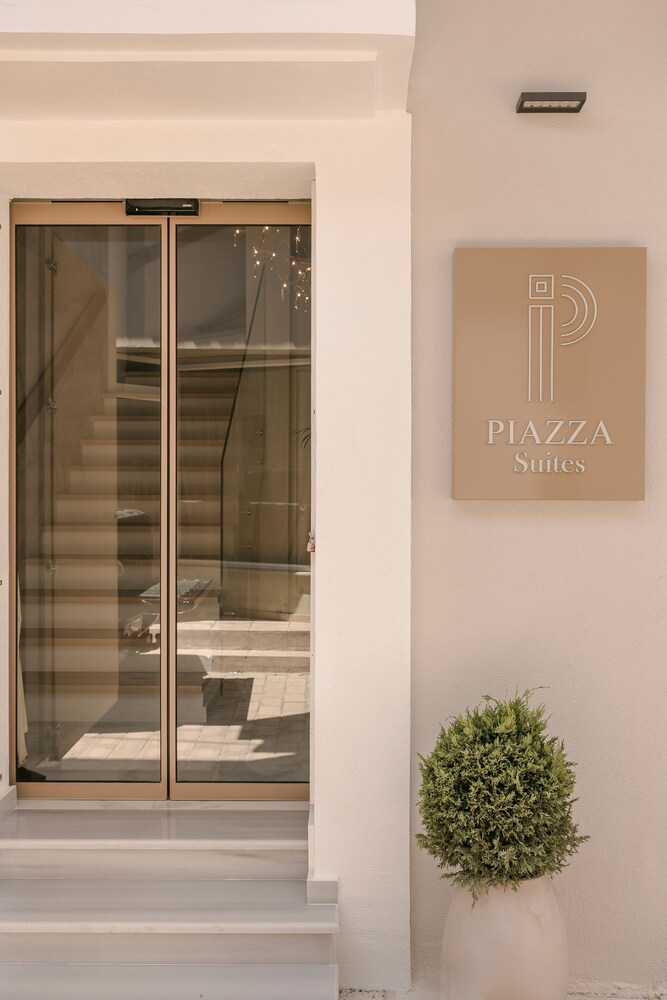 piazza suites