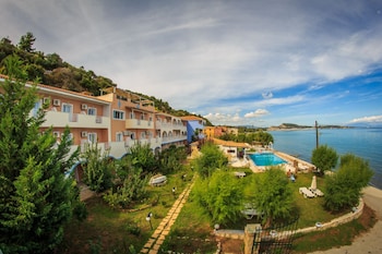 agoulos beach hotel