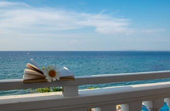 agoulos beach hotel