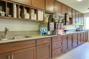 california suites hotel