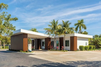 three waters resort and marina islamorada a tribute portfolio resort
