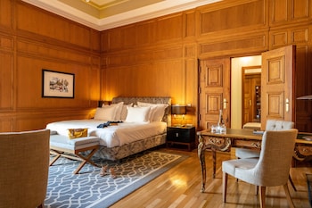 pousada de lisboa praca do comercio small luxury hotel