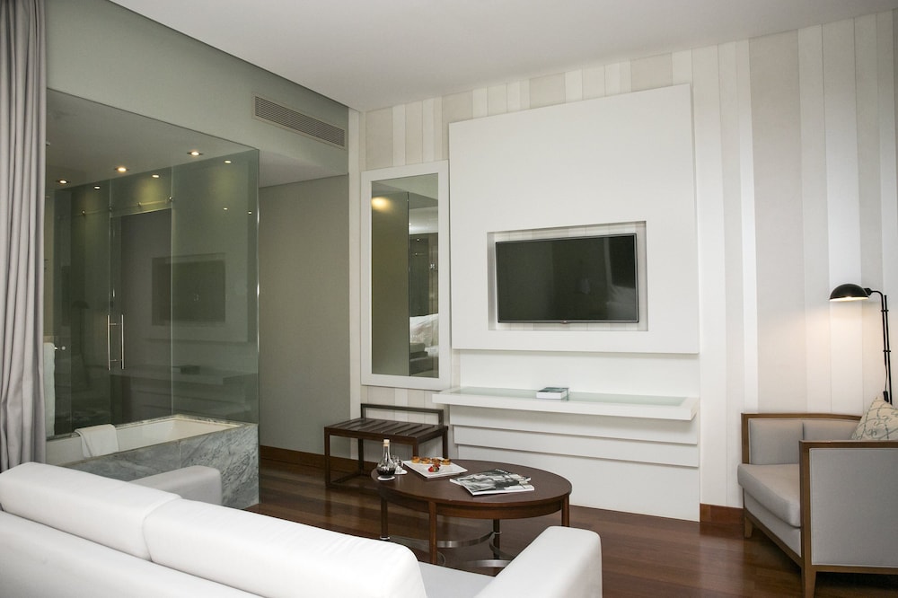 pousada de lisboa praca do comercio small luxury hotel