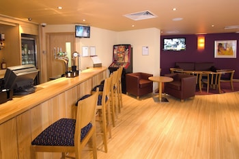 premier inn chester railway station