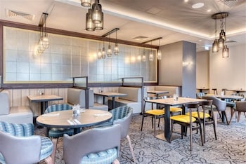 premier inn chester railway station