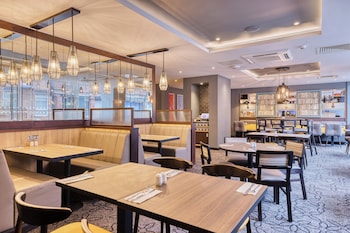 premier inn chester railway station