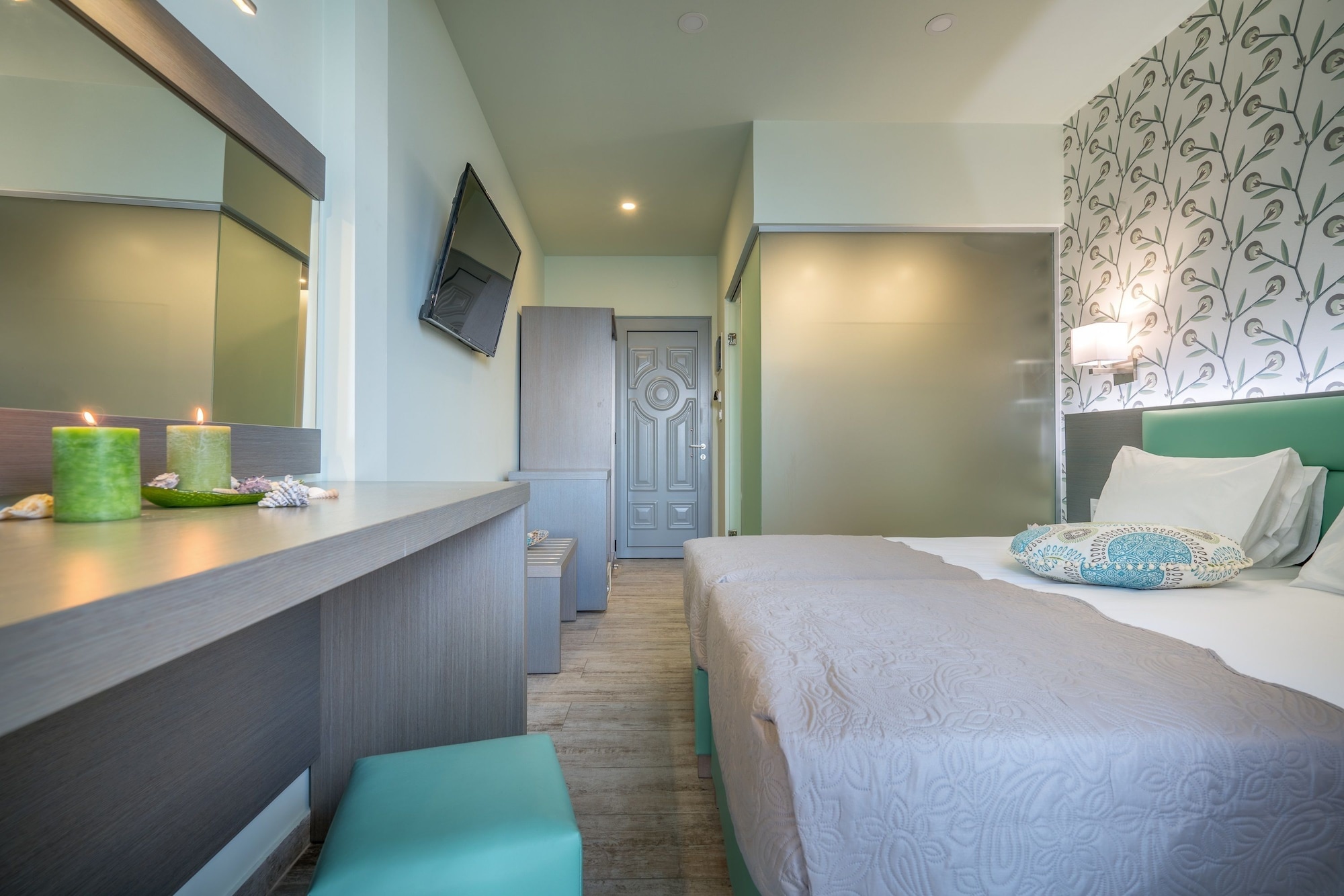 denise beach hotel