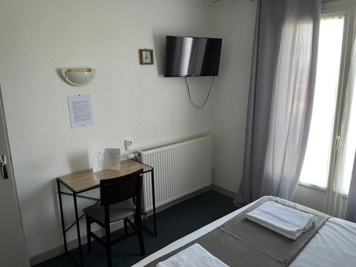 hotel le lyon vert commentry