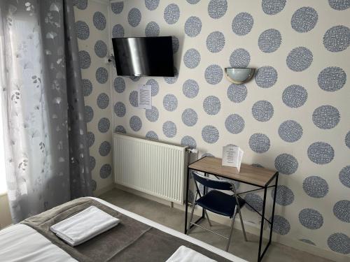 hotel le lyon vert commentry
