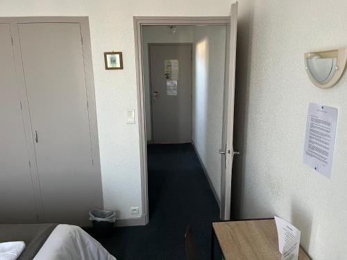 hotel le lyon vert commentry