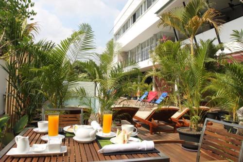 mens resort and spa caters to gay men