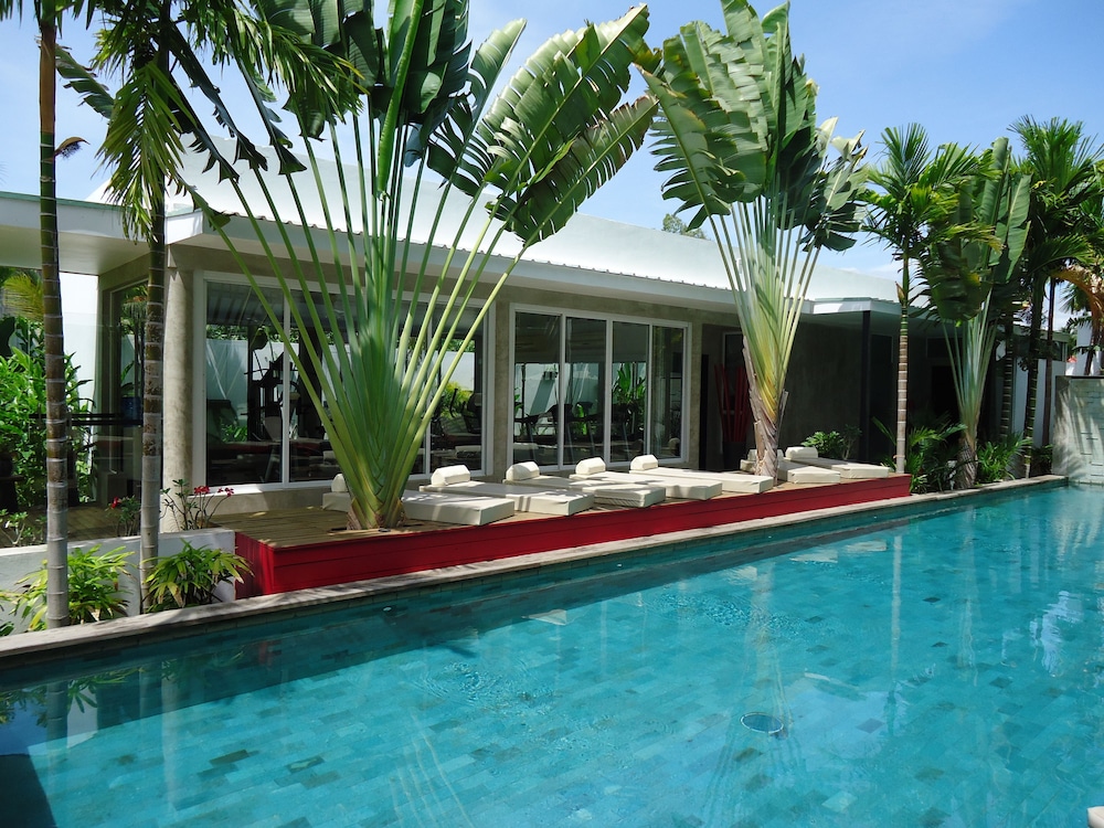 mens resort and spa caters to gay men