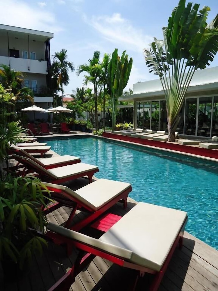 mens resort and spa caters to gay men